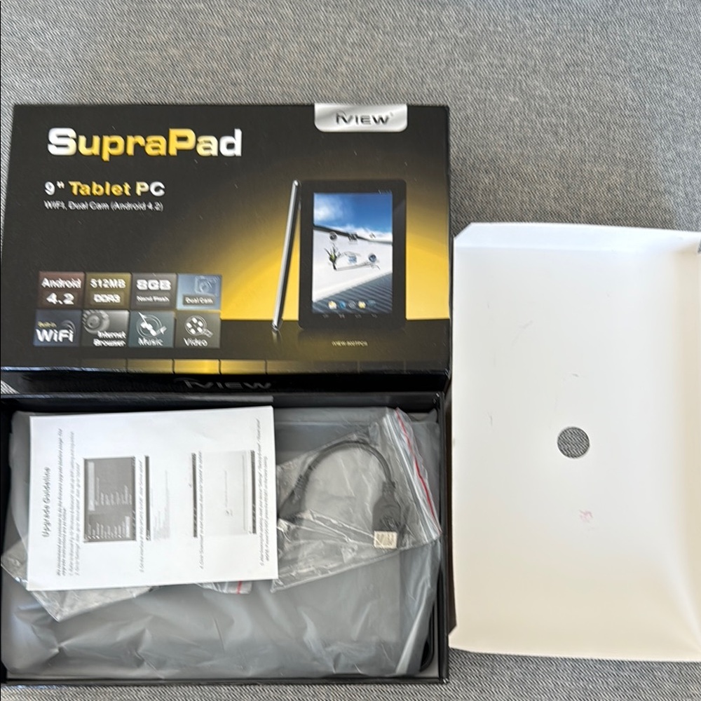 Supra 9" Tablet PC - Black